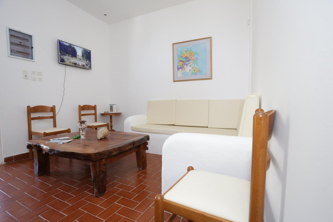 Artemis Suites Romanos  Exteriör bild