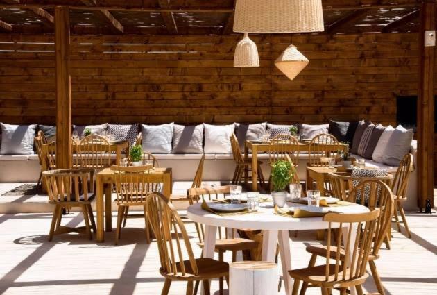 Artemis Suites Romanos  Exteriör bild